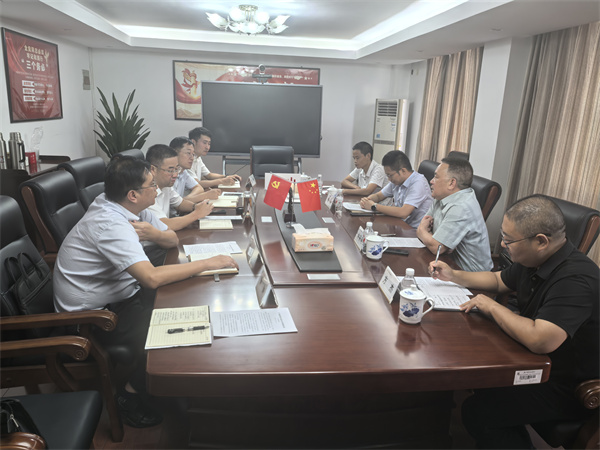 9月4日，常务副县长戴维率队拜访中国农业发展银行黄山分行，与市行行长汤高峰等举行工作会谈，双方就进一步深化政银企合作、推动重点项目融资等事宜进行深入交流。乐鱼官方端网站登录入口-乐鱼(中国)
董事长洪筱明、总经理潘楷金、总经理助理方杰陪同参加。.jpg